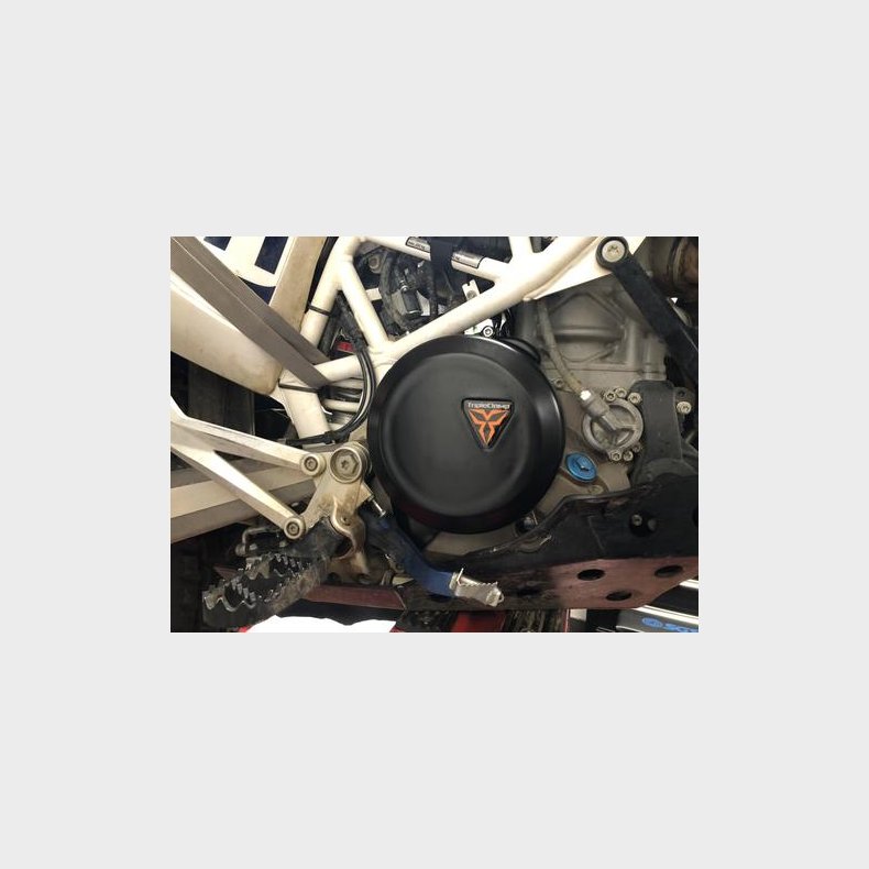 KTM 690 / Husqvarna 701 HDPE Engine Covers KTM 690 Adventuregrej.dk